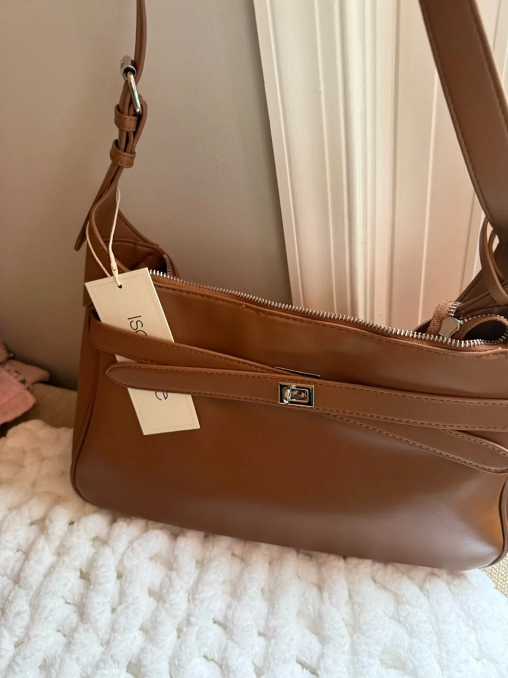 Beautiful Soft Leather Shoulder Bag in Cognac Brown